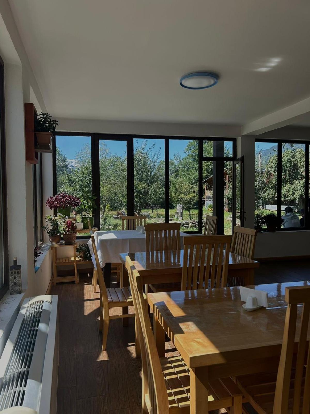 Beko'S Garden Inn Mestia Kültér fotó